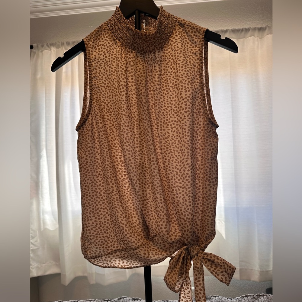 Sleeveless Beige Printed Tie-Hem Top - Picture 9 of 9